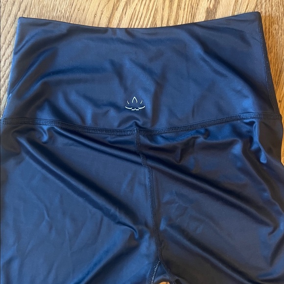 Beyond Yoga Navy Purple Pink Gradient Leggings - Picture 3 of 4